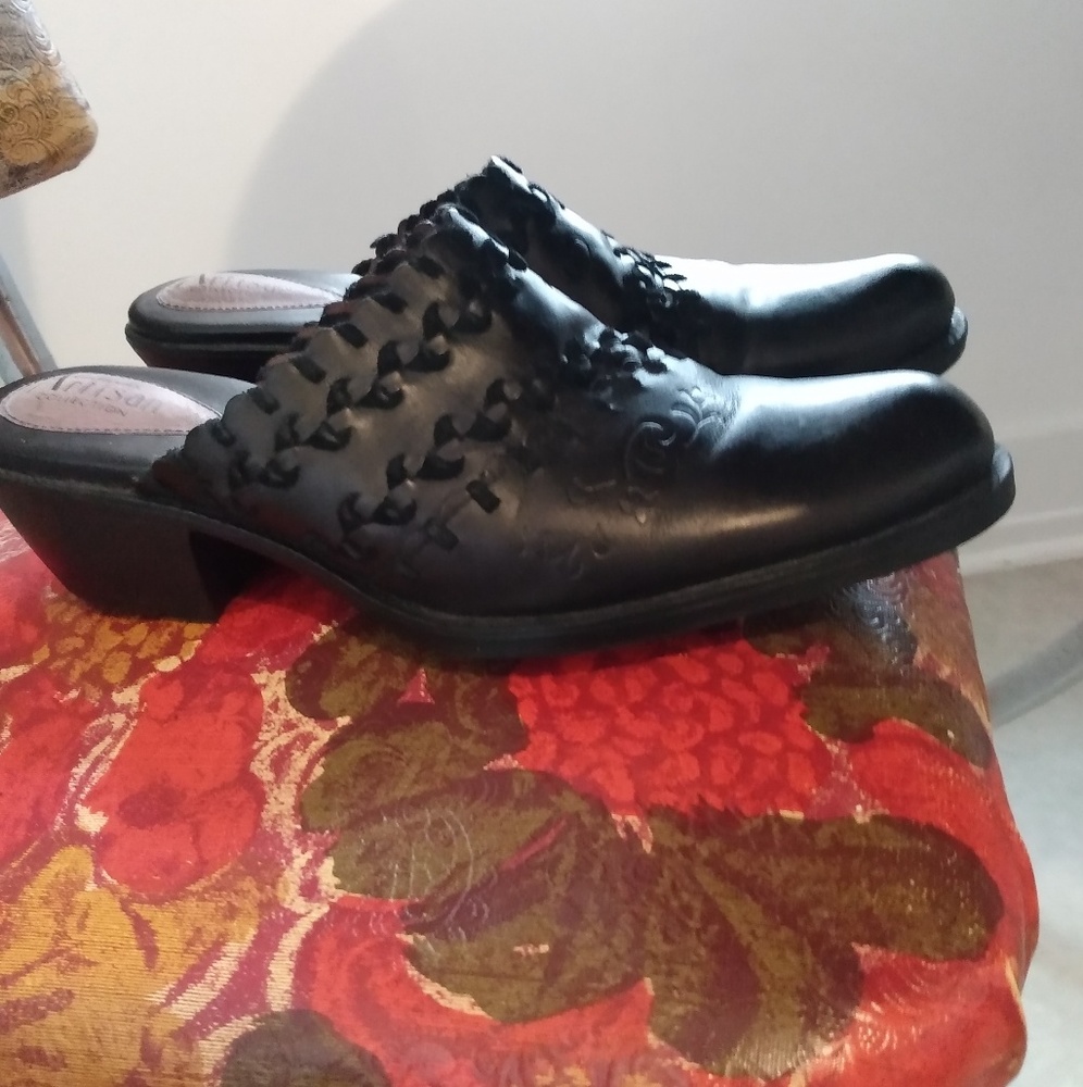 Clarks Ladies Size 8 Western Leather Clogs